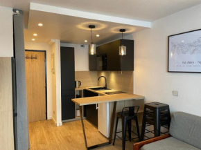 Studio cabine au pied des pistes avec balcon – Tignes Val Claret - FR-1-502-564
